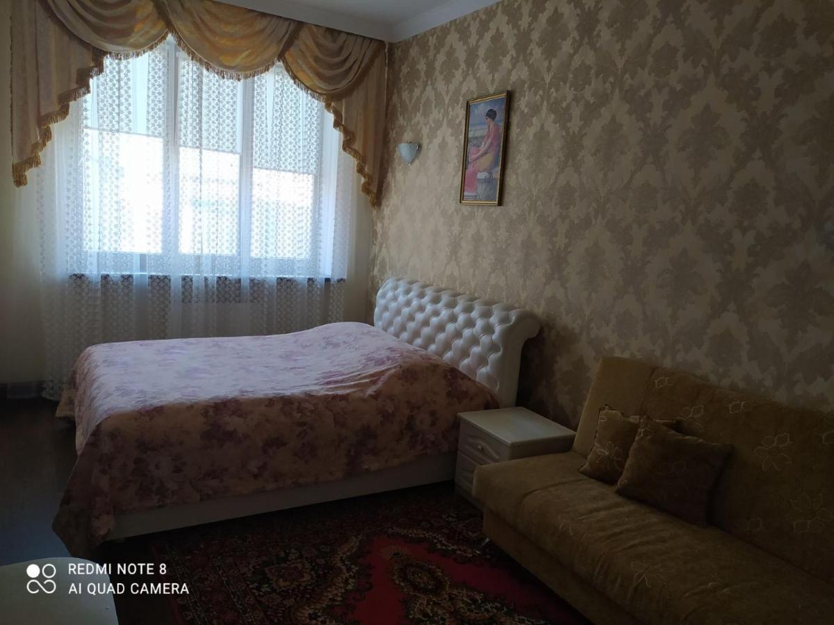 Готель Дежавю Berdychiv Exterior foto